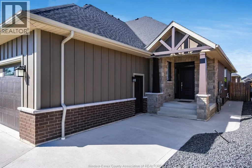 12 Robin COURT