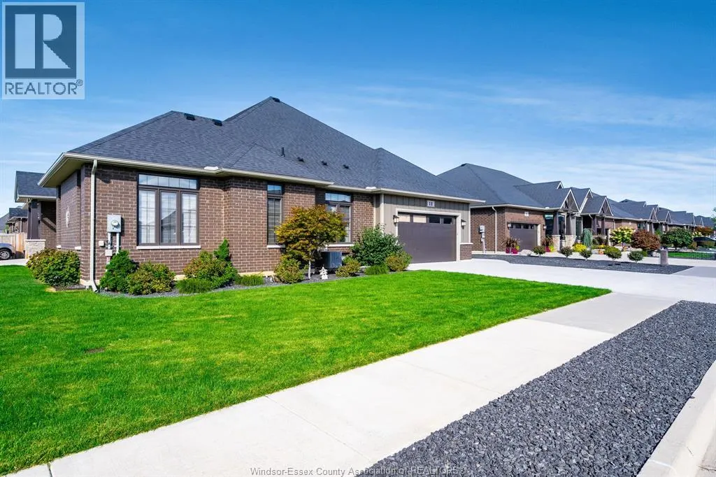 12 Robin COURT