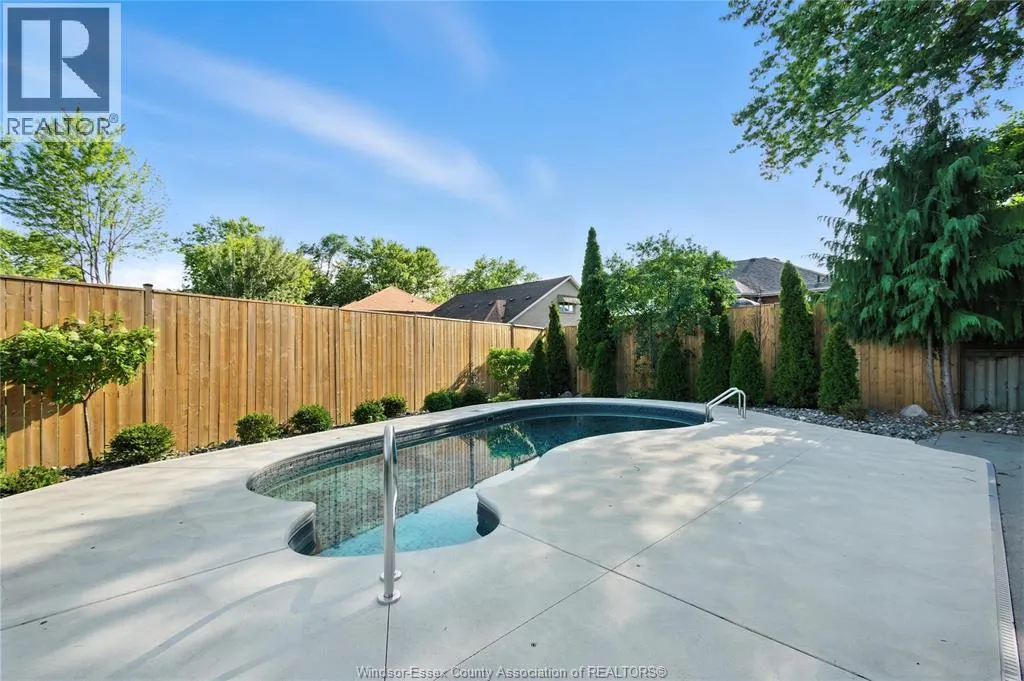 435 COUNTRY CLUB