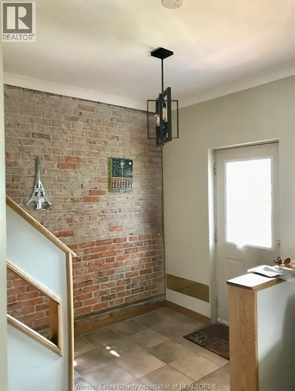 1084 MONMOUTH