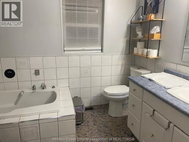 1084 MONMOUTH