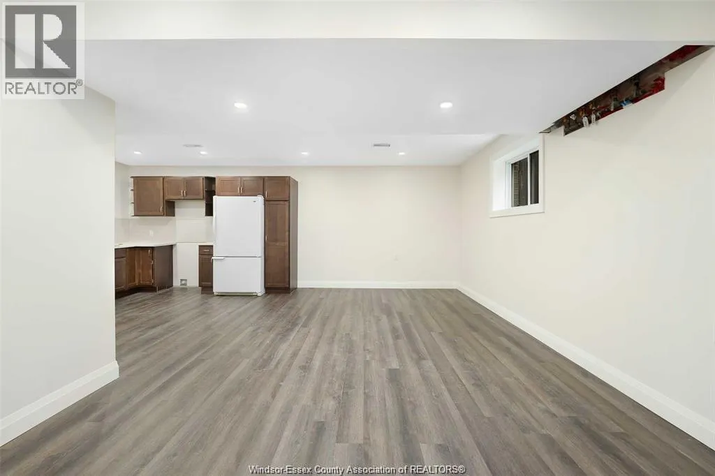 3268 ROBINET ROAD