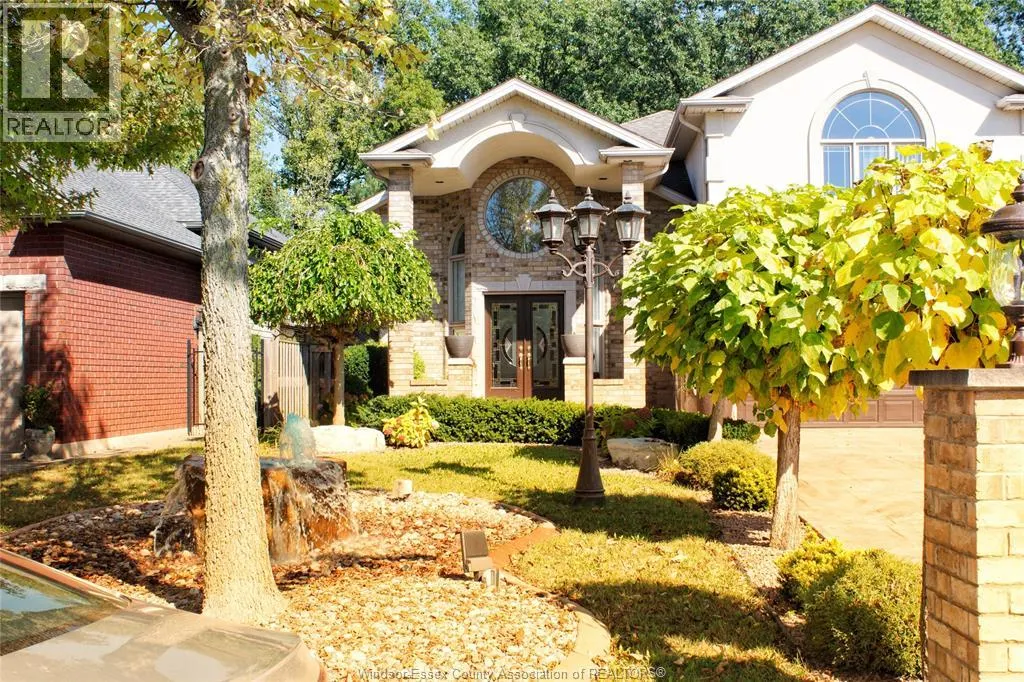 762 NEWPORT CRESCENT