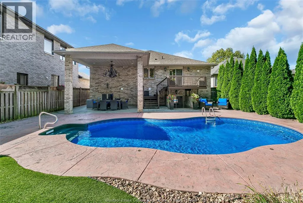 762 NEWPORT CRESCENT