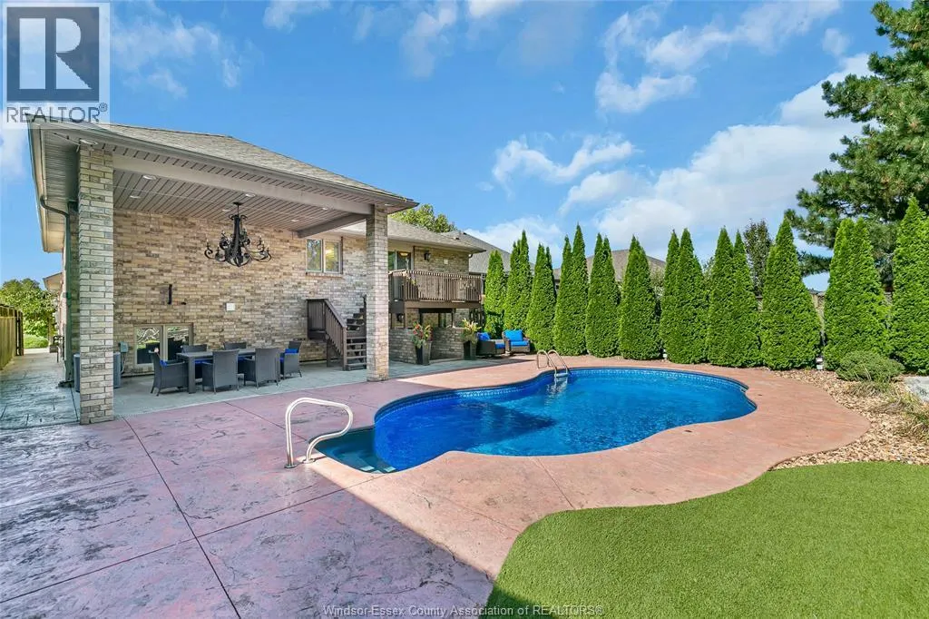 762 NEWPORT CRESCENT