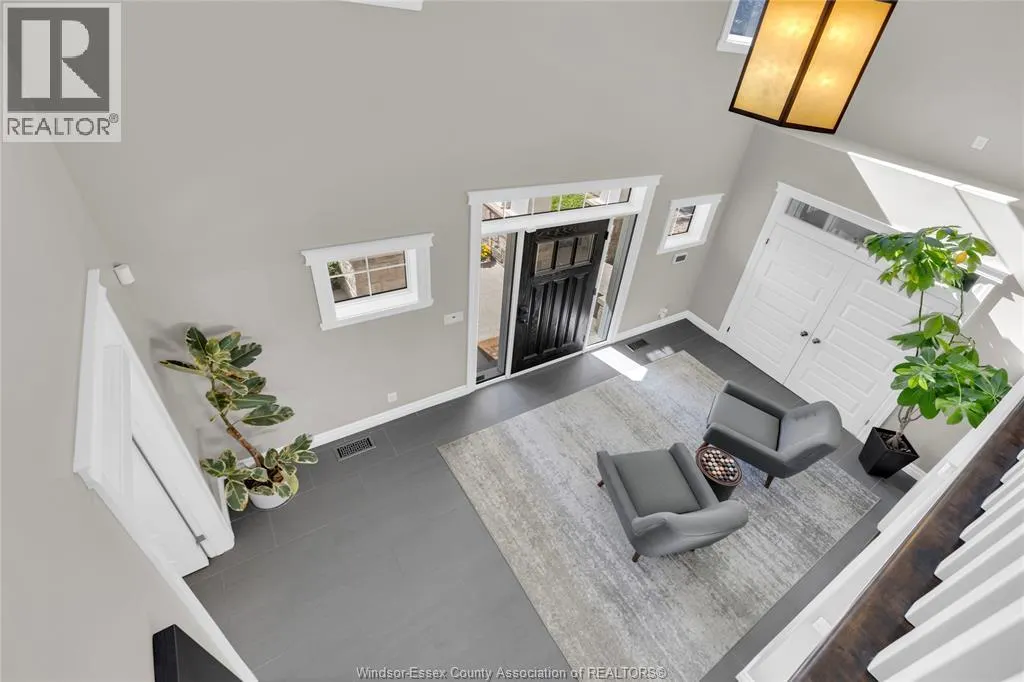 435 LAKEVIEW