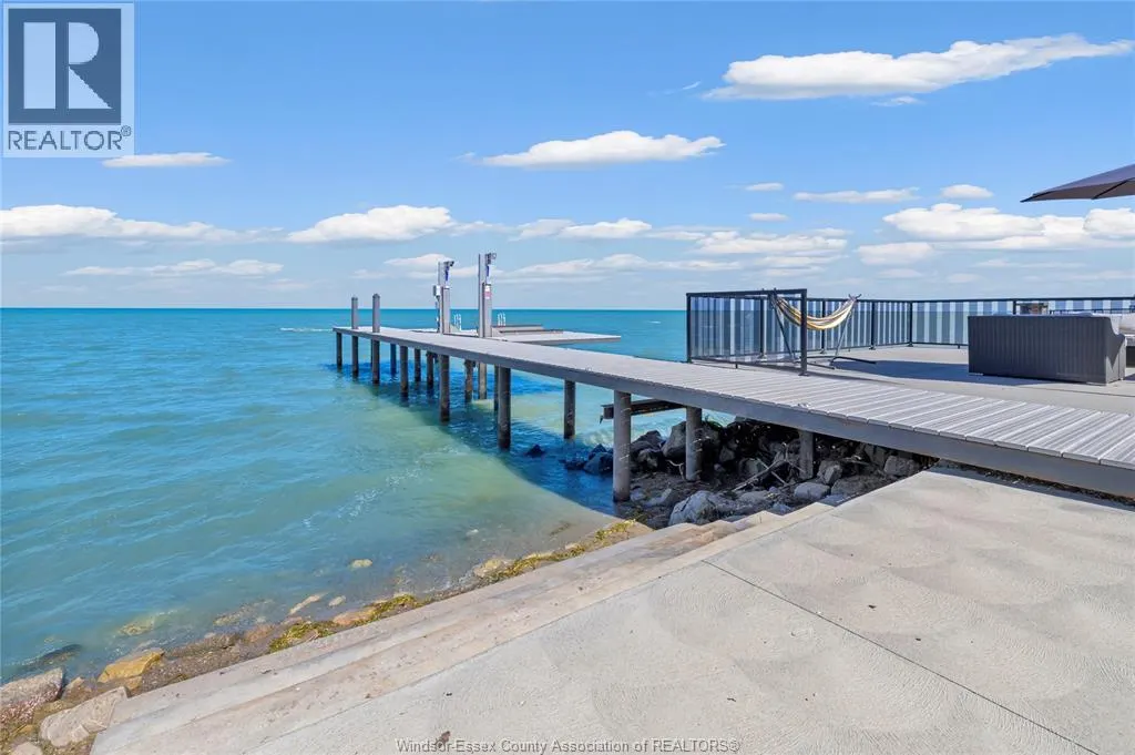 435 LAKEVIEW