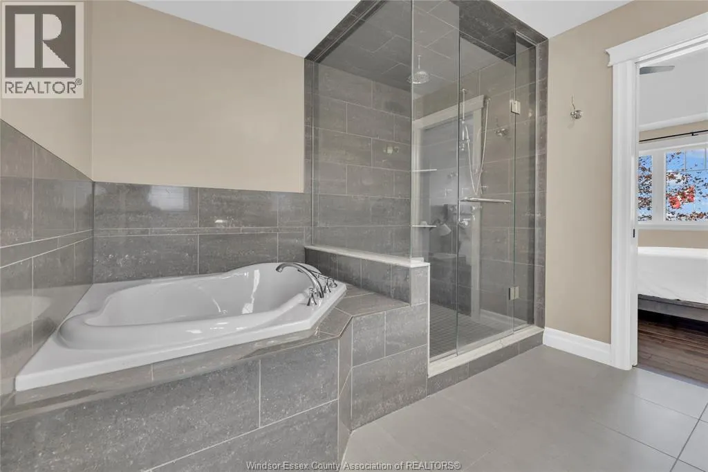 435 LAKEVIEW