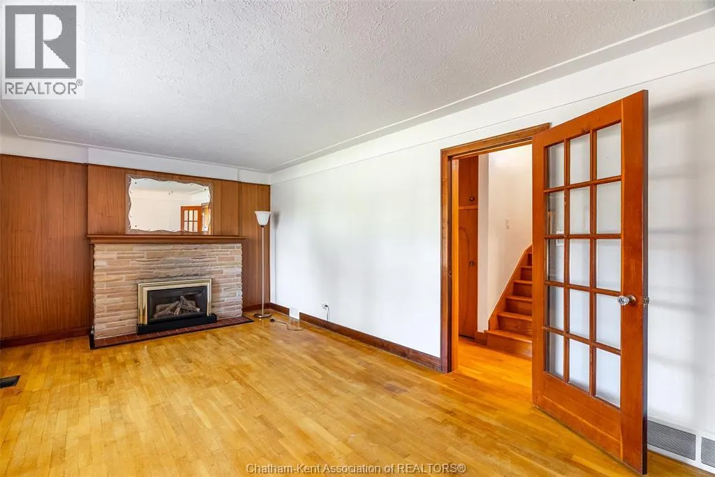 483 St. Clair STREET