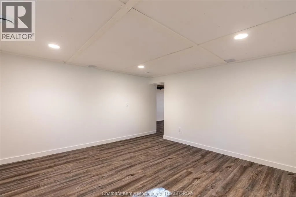 483 St. Clair STREET