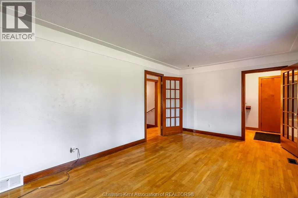 483 St. Clair STREET