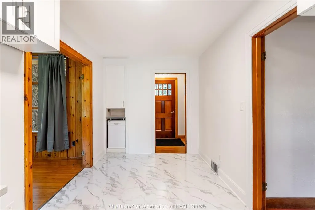 483 St. Clair STREET