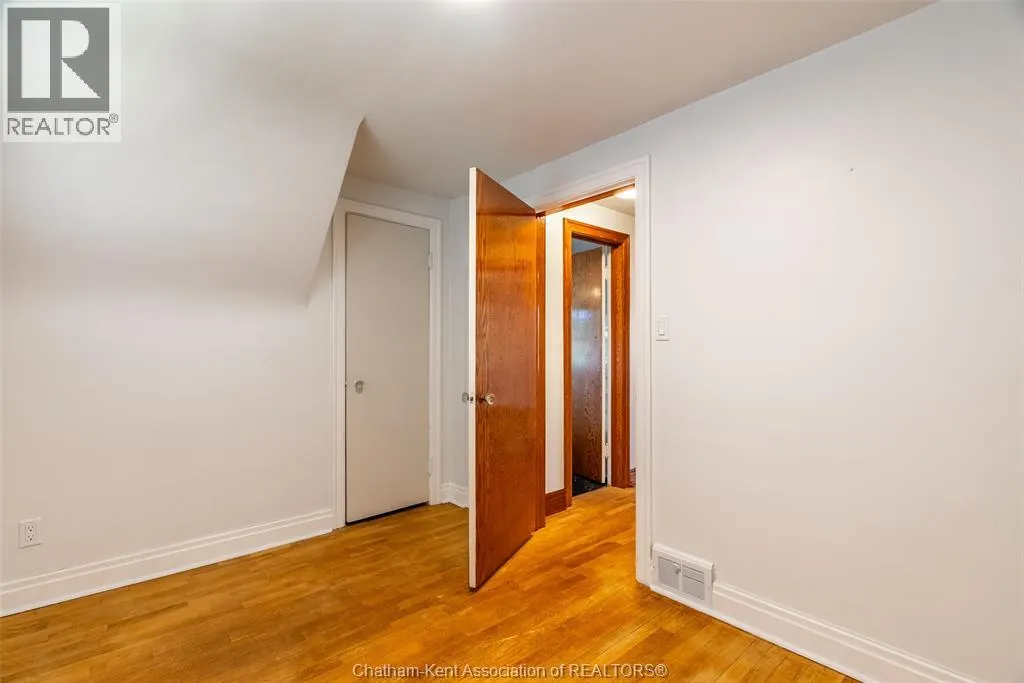 483 St. Clair STREET