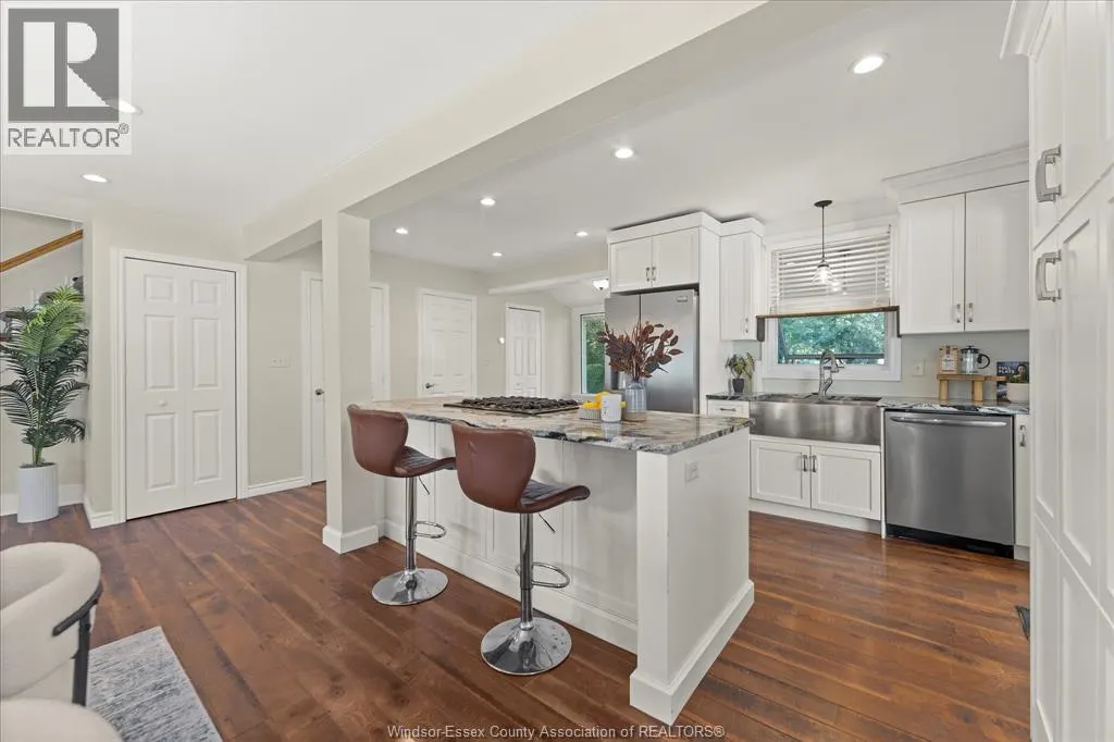 736 Lake Erie DRIVE