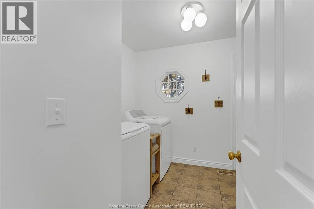 371 KING STREET West