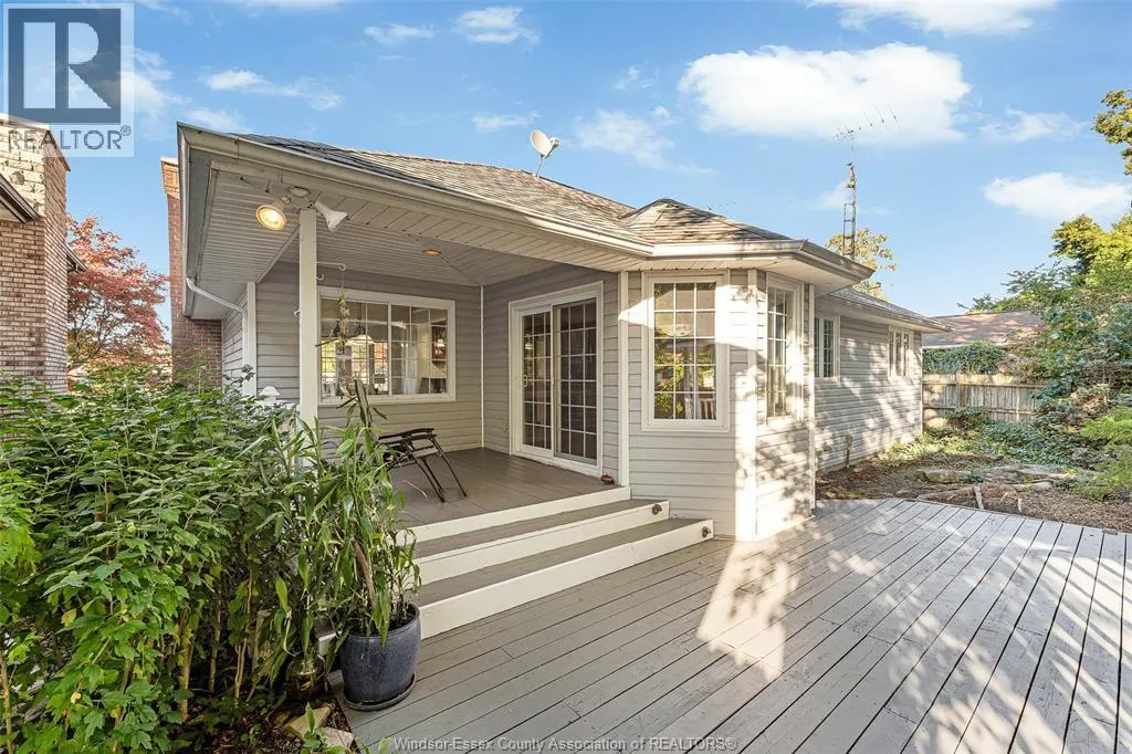 371 KING STREET West