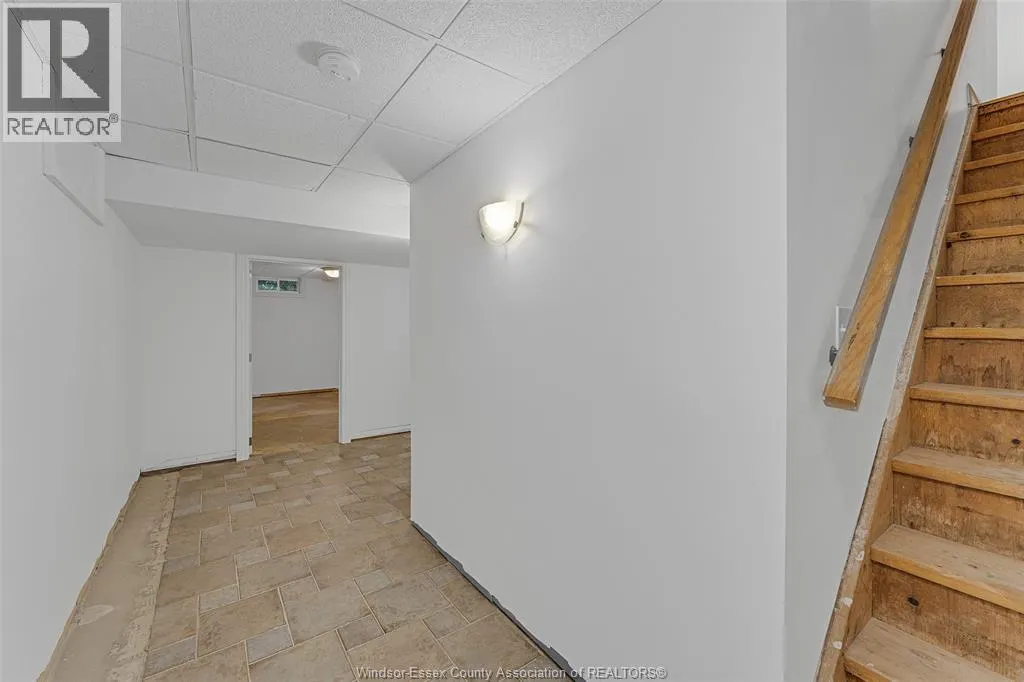 371 KING STREET West