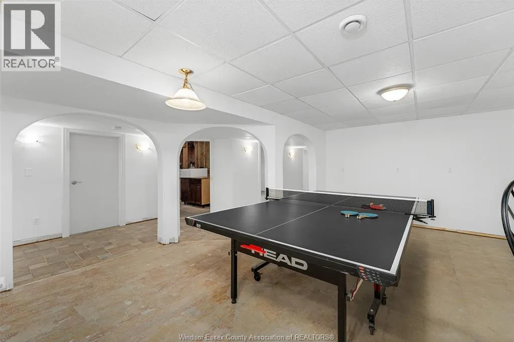 371 KING STREET West