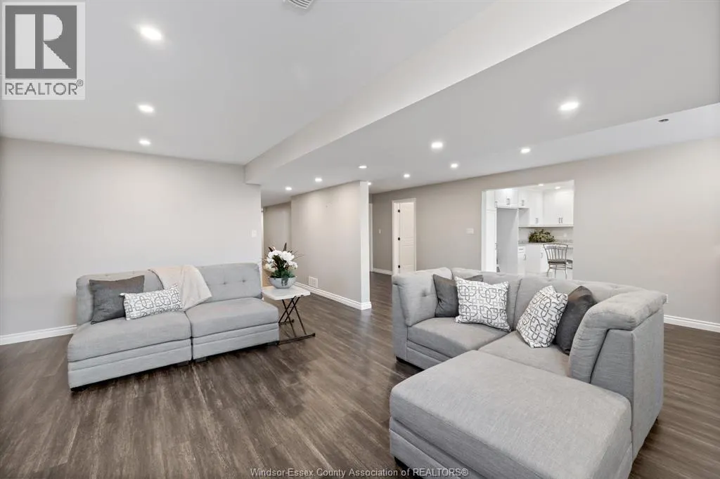 640 NORTH TALBOT ROAD
