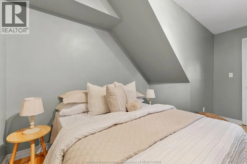 1103 LILLIAN
