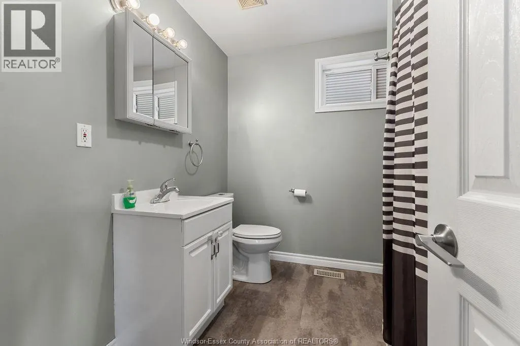 1103 LILLIAN