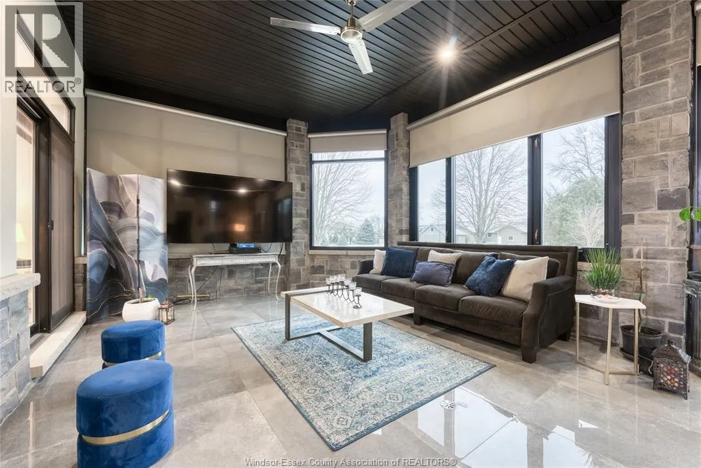 1316 Deer Run