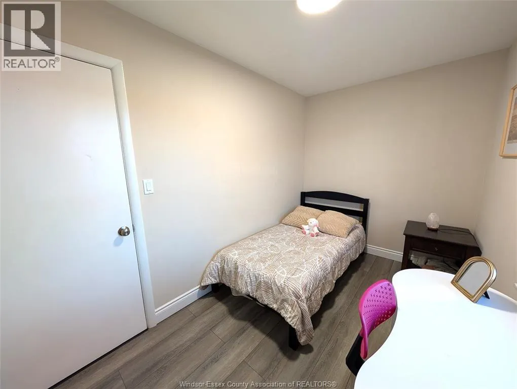 1542 ELSMERE