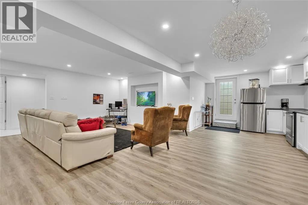 1835 DOMINION BOULEVARD
