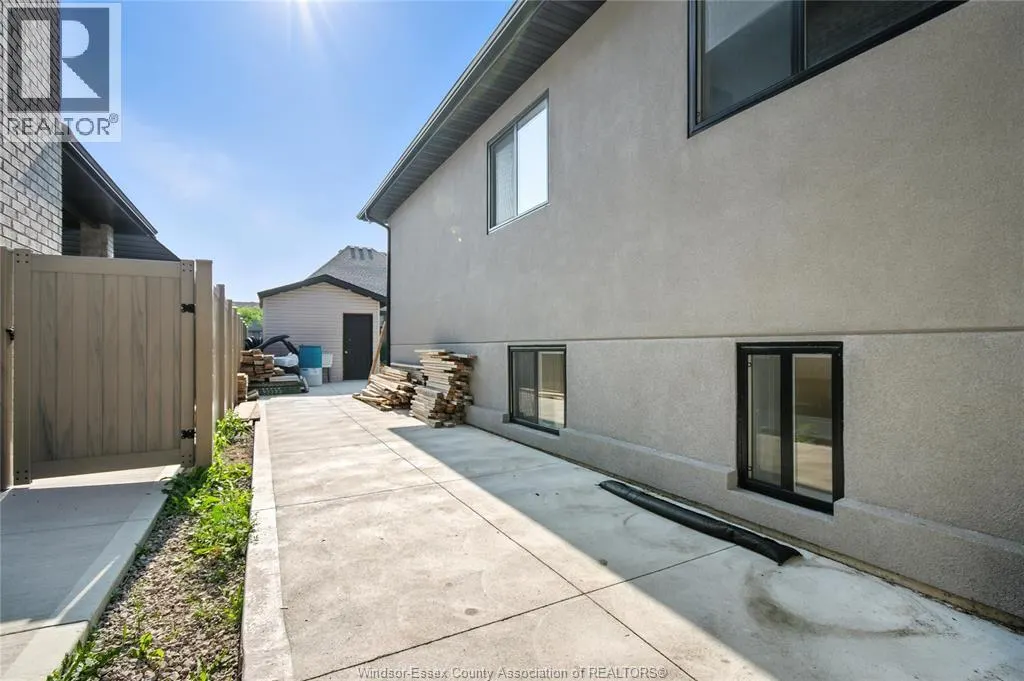 1541 CLEARWATER AVENUE