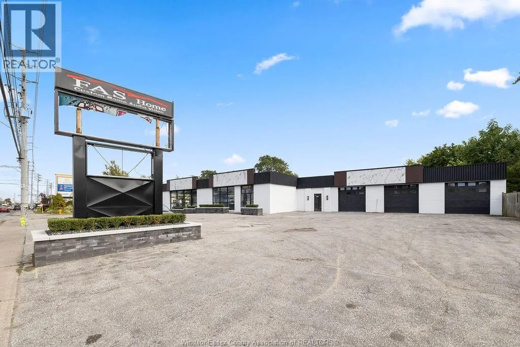 5869 TECUMSEH ROAD East
