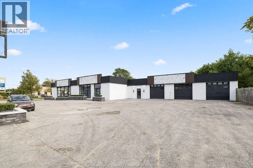 5869 TECUMSEH ROAD East