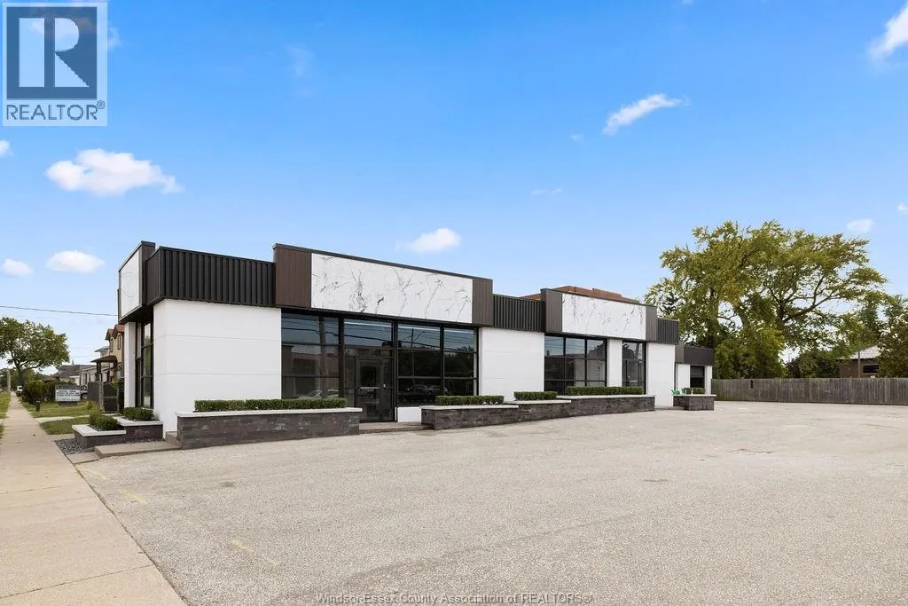 5869 TECUMSEH ROAD East