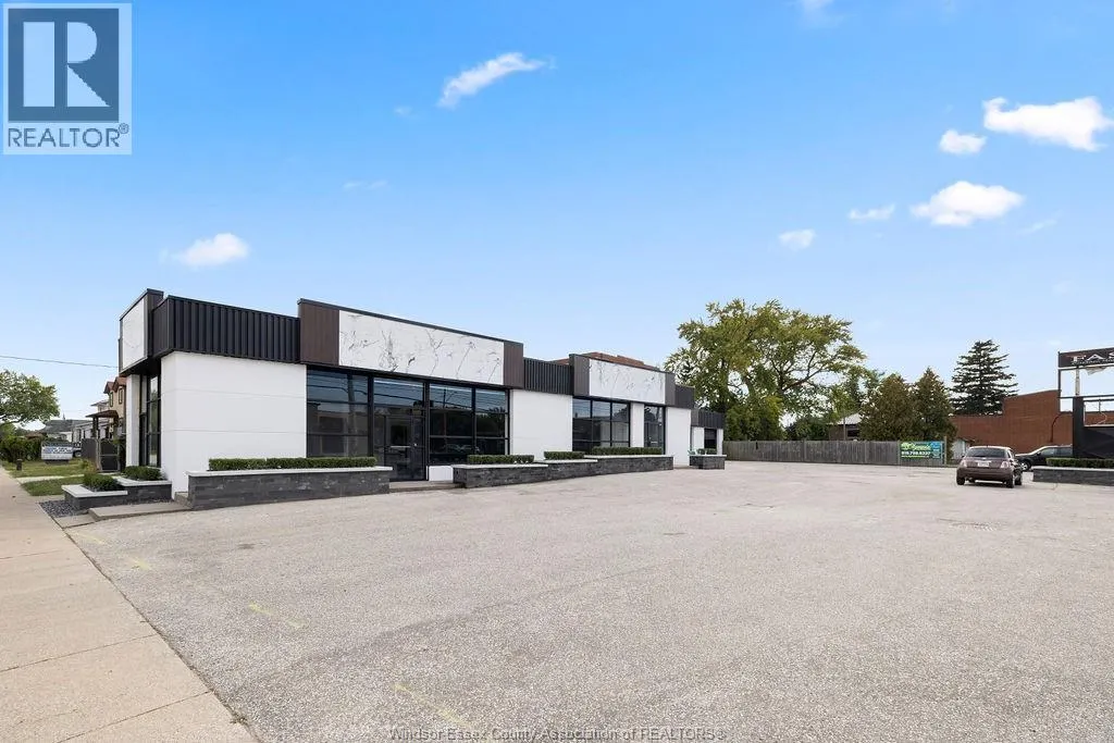 5869 TECUMSEH ROAD East