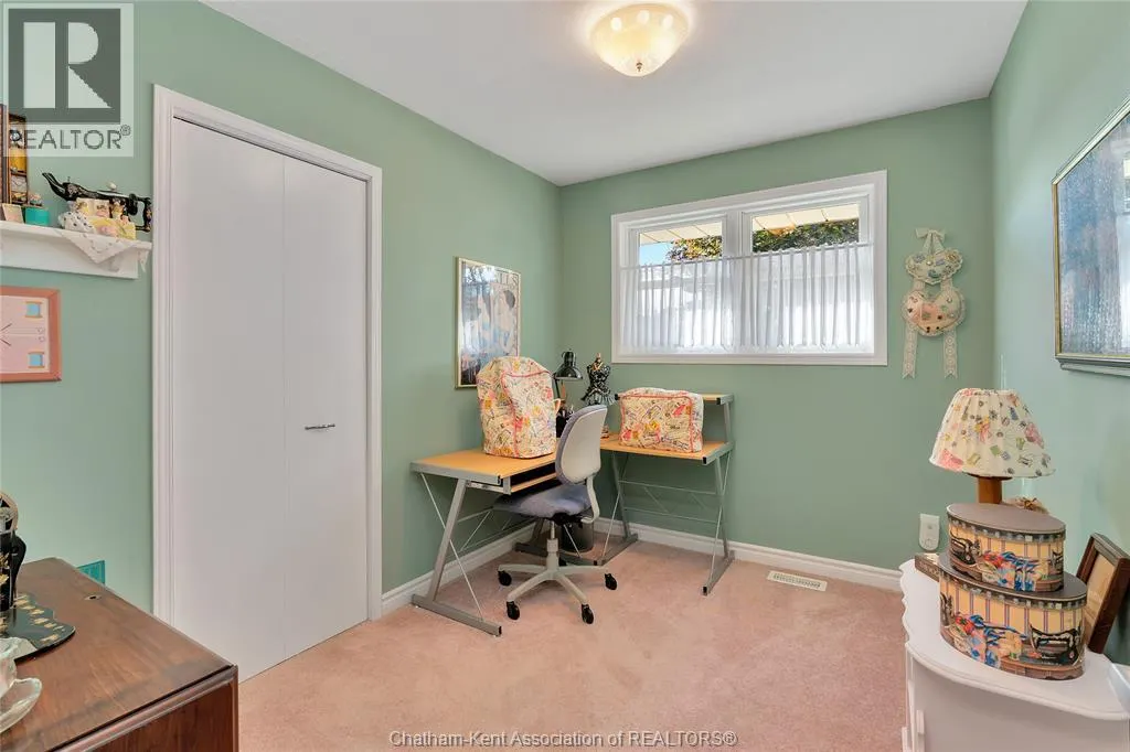 9 BRIDLE PATH ROAD East