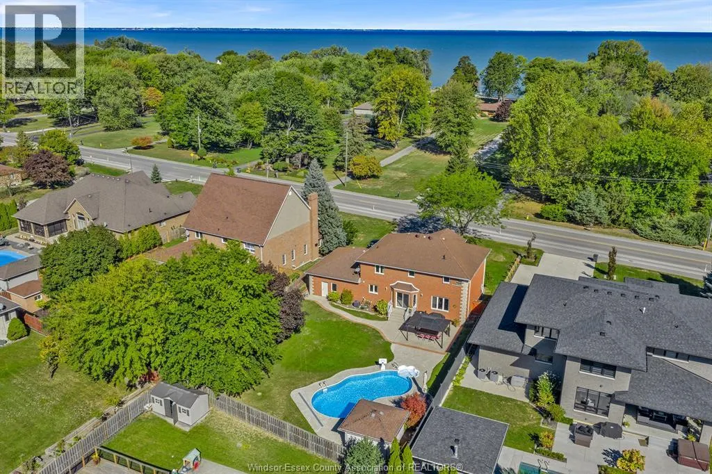 633 OLD TECUMSEH ROAD East