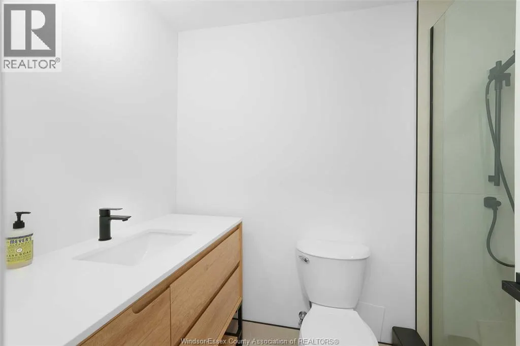 515 RIVERSIDE DRIVE West Unit# 1701