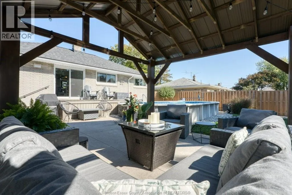 1041 SCOFIELD AVENUE