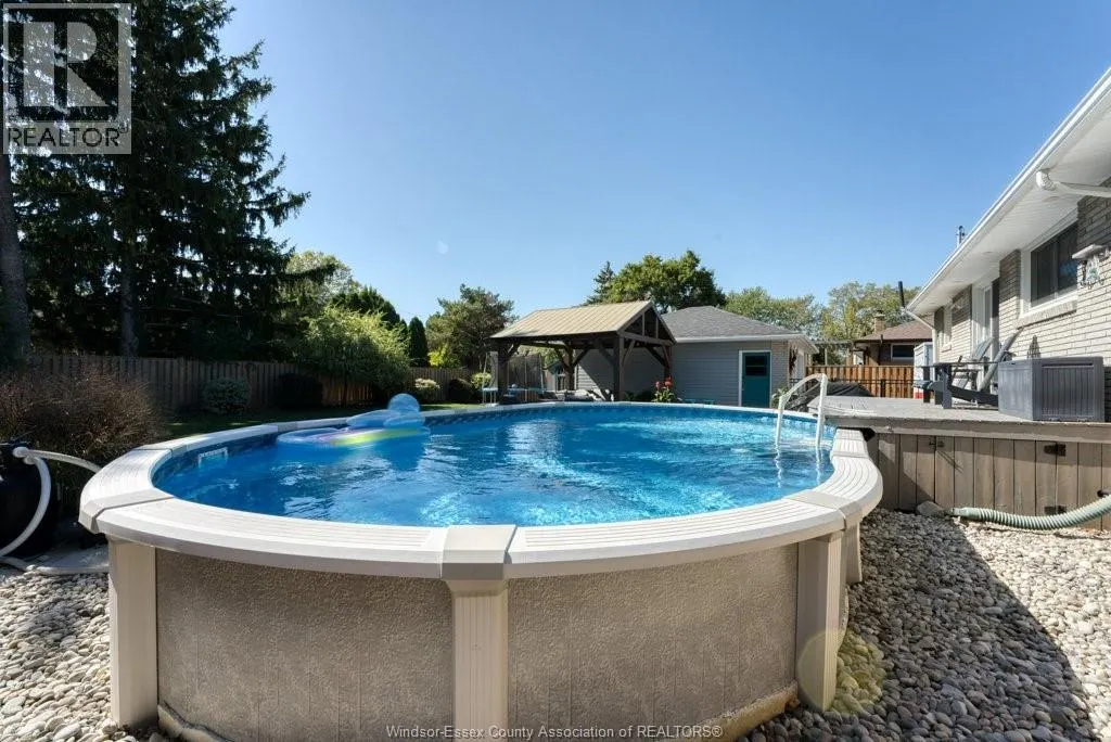 1041 SCOFIELD AVENUE