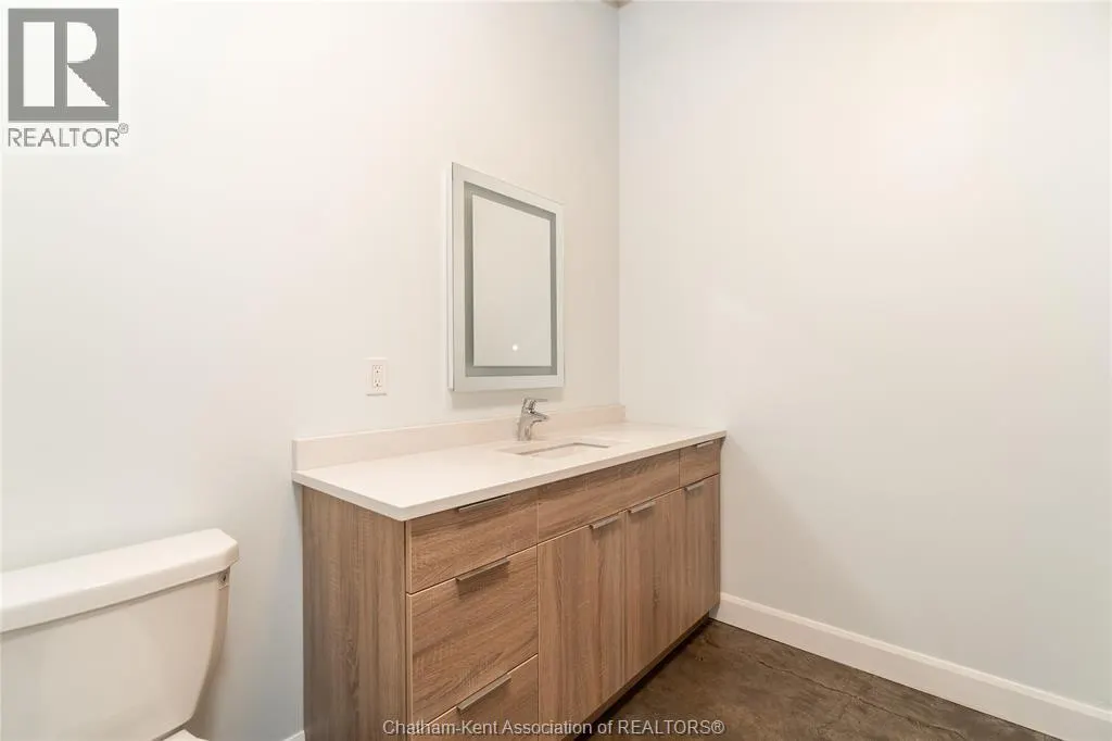 140 King STREET West Unit# 304