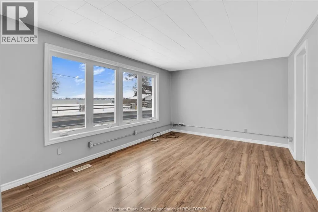 8031 RIVERSIDE DRIVE East