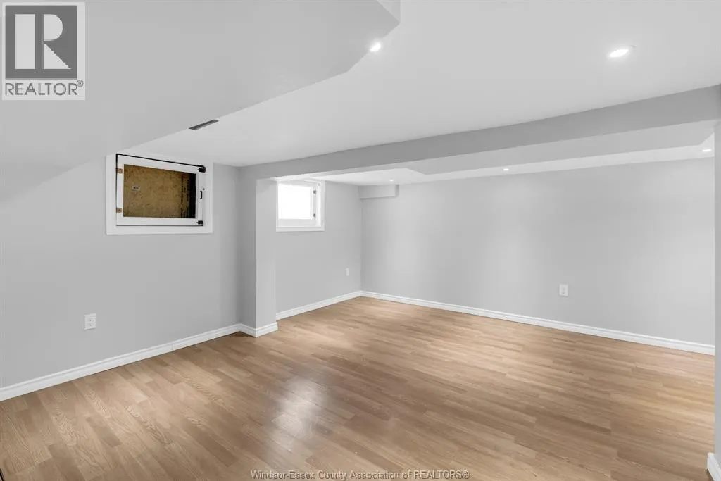 8031 RIVERSIDE DRIVE East