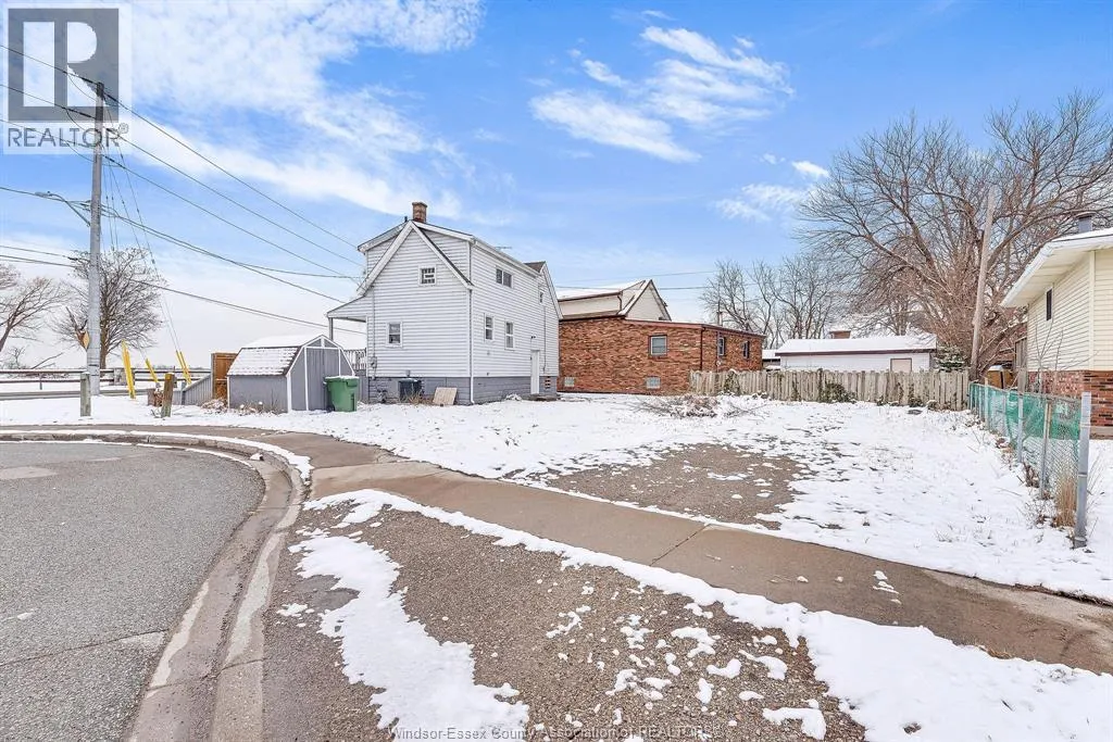 8031 RIVERSIDE DRIVE East