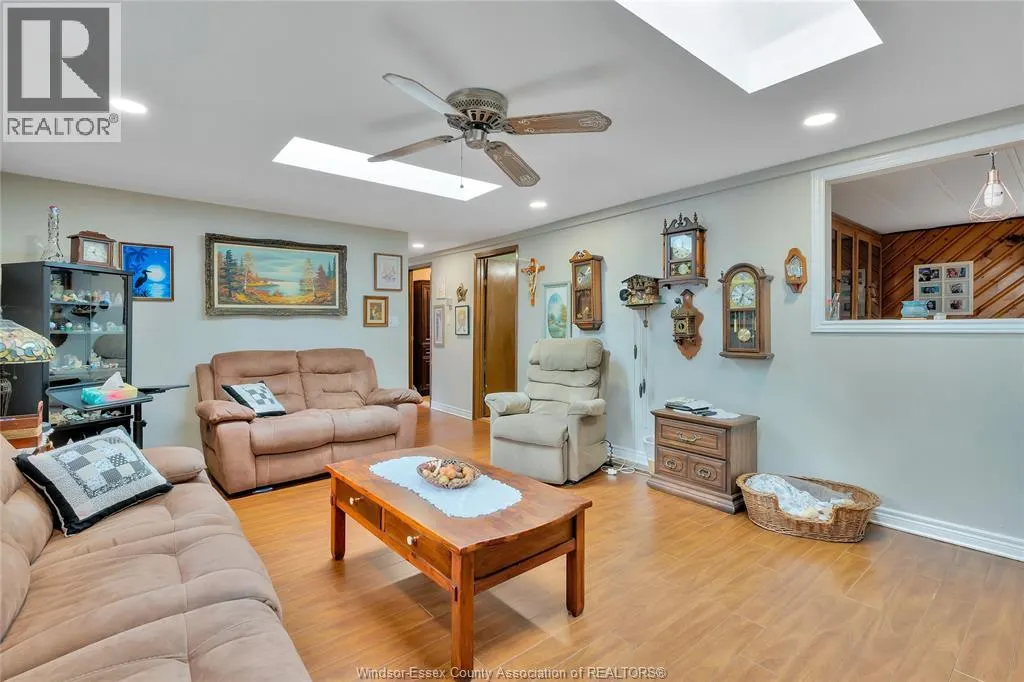 16 MAGNOLIA