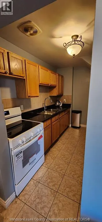 1930 COLUMBIA COURT Unit# 25