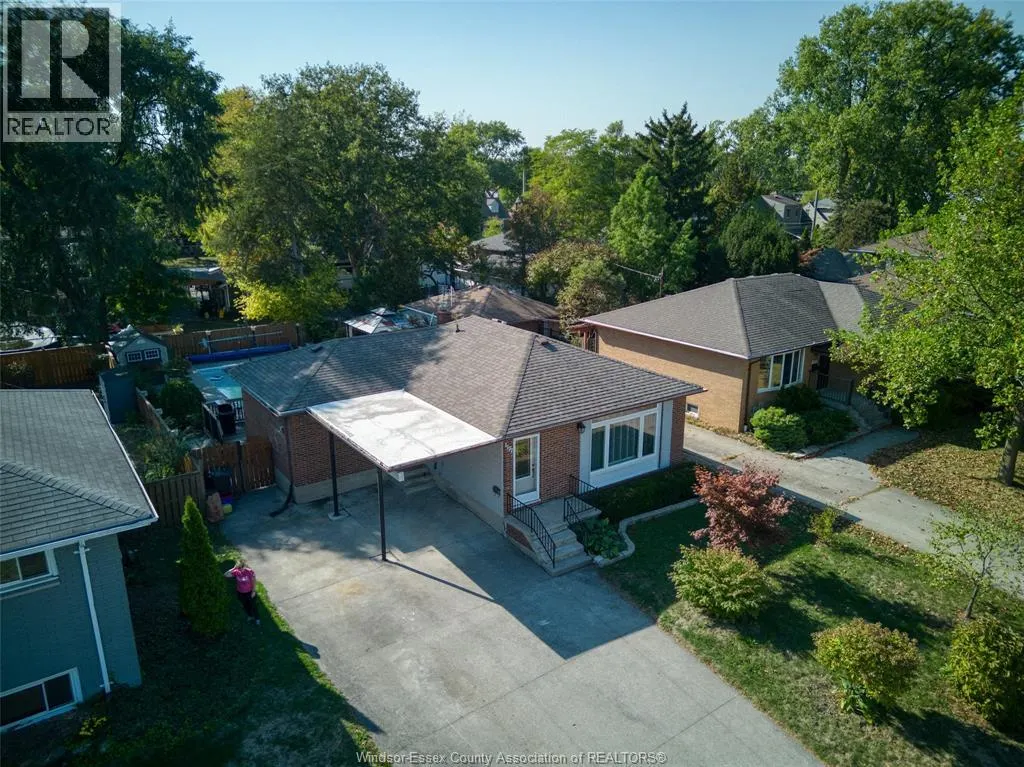 1177 EASTLAWN AVENUE