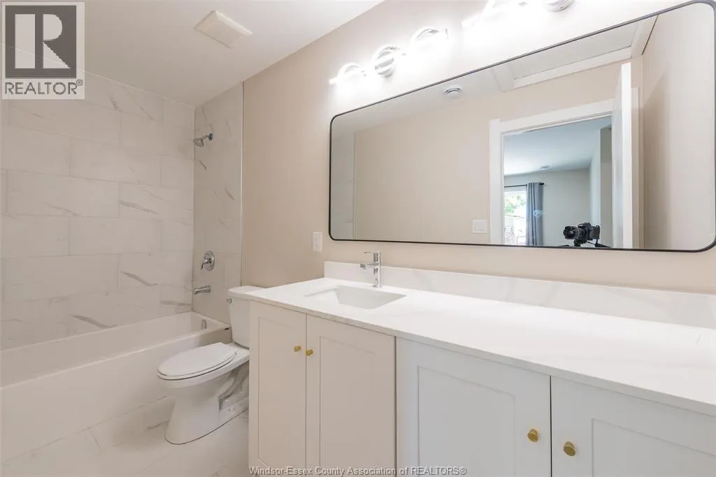 912 HALL AVENUE Unit# upper