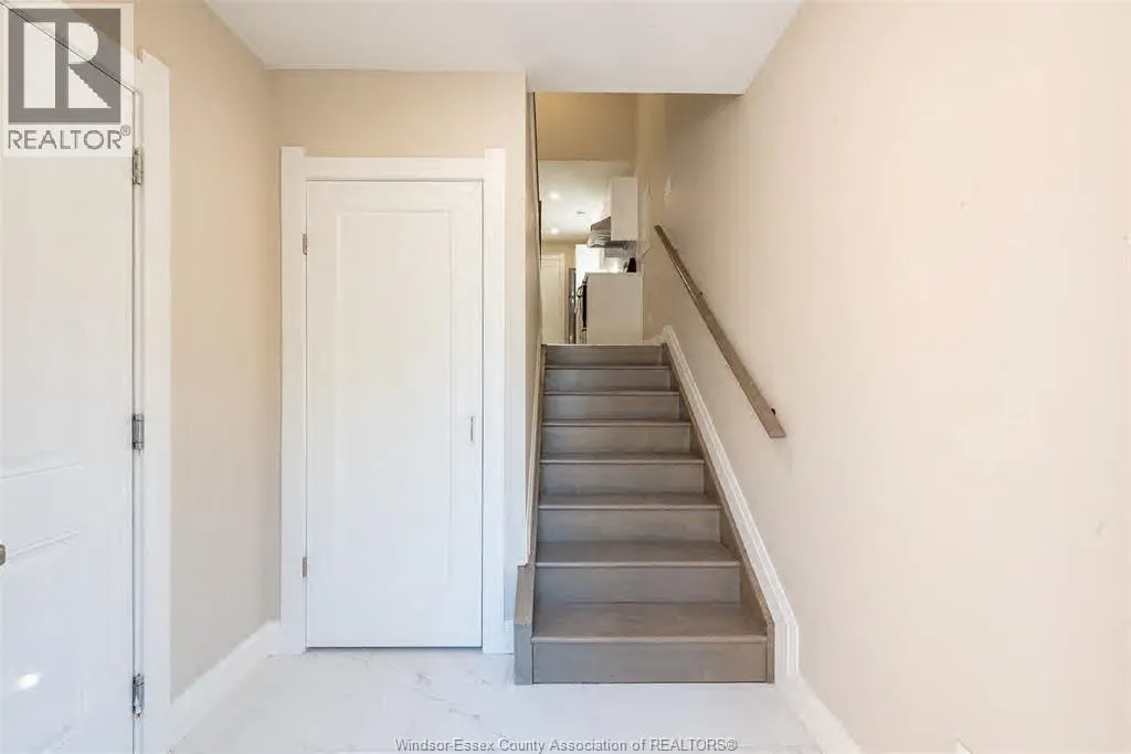 912 HALL AVENUE Unit# upper