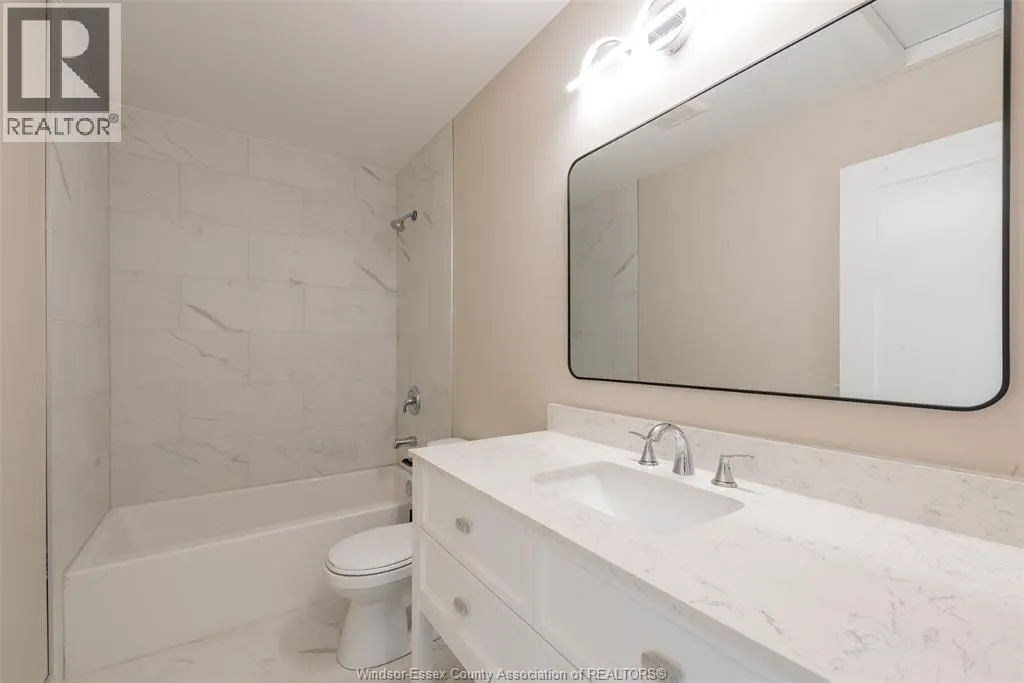 912 HALL AVENUE Unit# upper