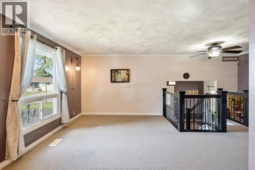 1 Lucy CRESCENT