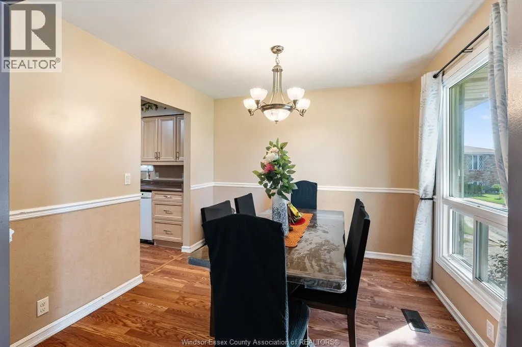 1 Lucy CRESCENT